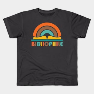 Bibliophile in retro brown, orange, turquoise, and yellow - for book lovers and bookworms everywhere Kids T-Shirt